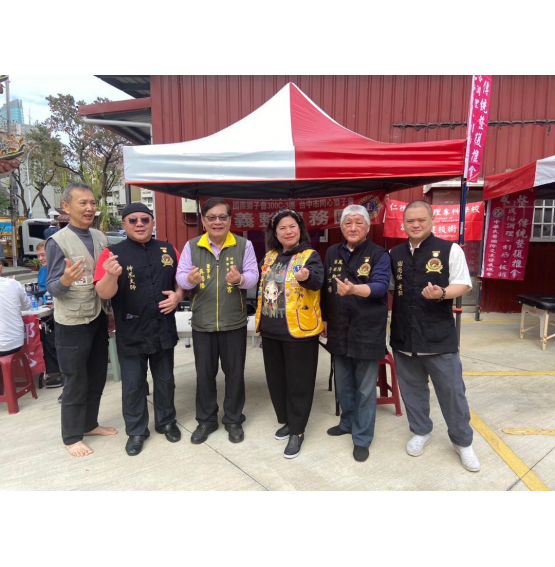 20250118同心獅子會義診團於臺中市西區均安福德祠義診，還有捐血活動寒冬送暖、 冬令救濟、福龍賀歲、 揮毫送春聯。